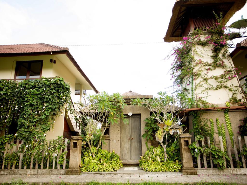 Rumah Taman 3*