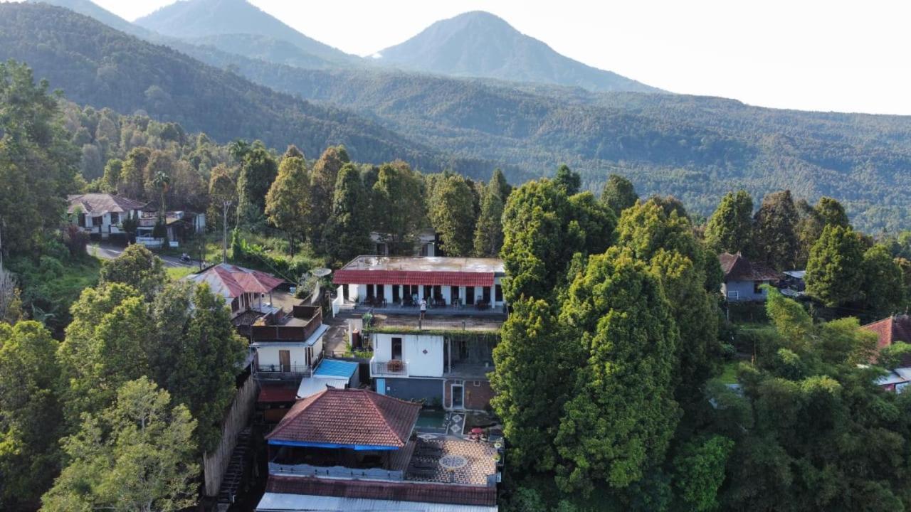 Adila Warung And Guest house *