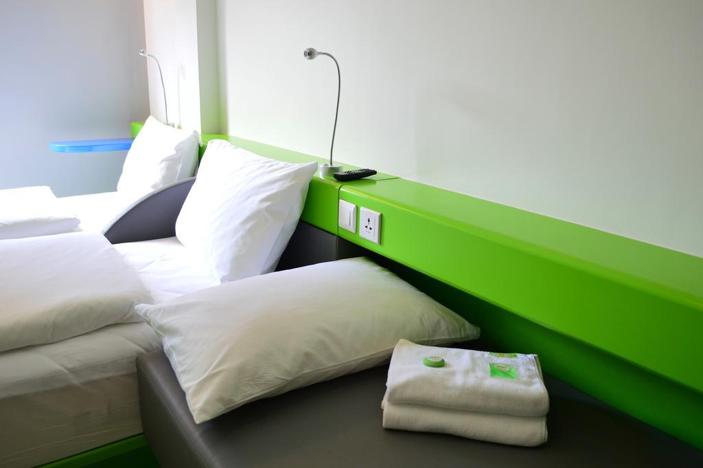 Pop! Hotel