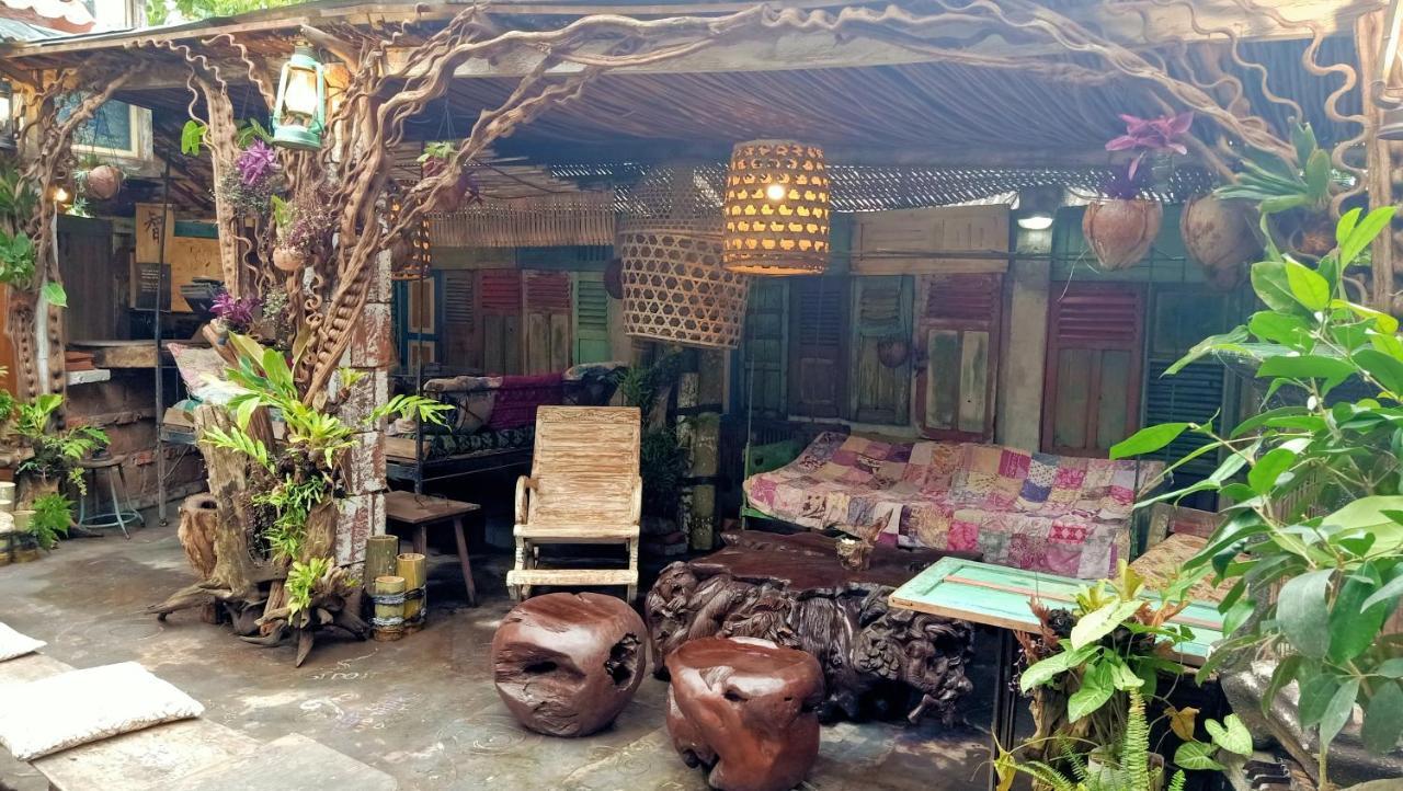 Tempat Tidur & Sarapan Santhiku & Lovina (Bali)
