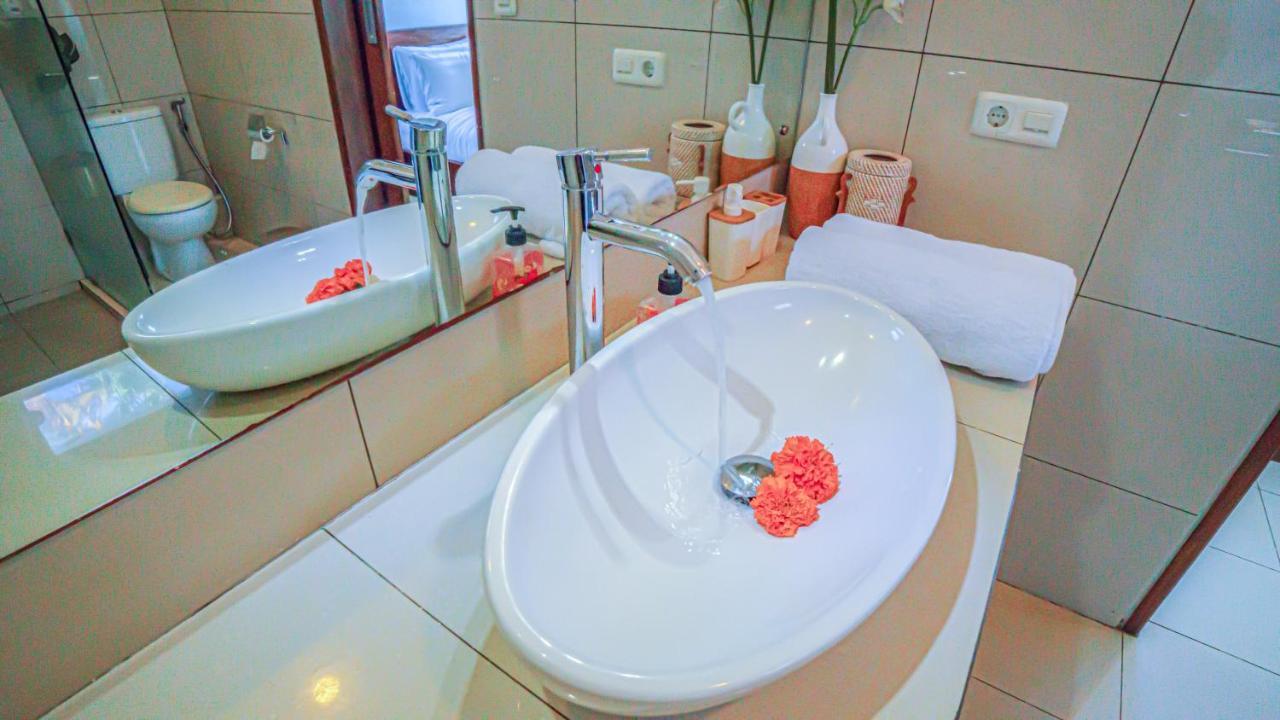 Air Sanih Villa *