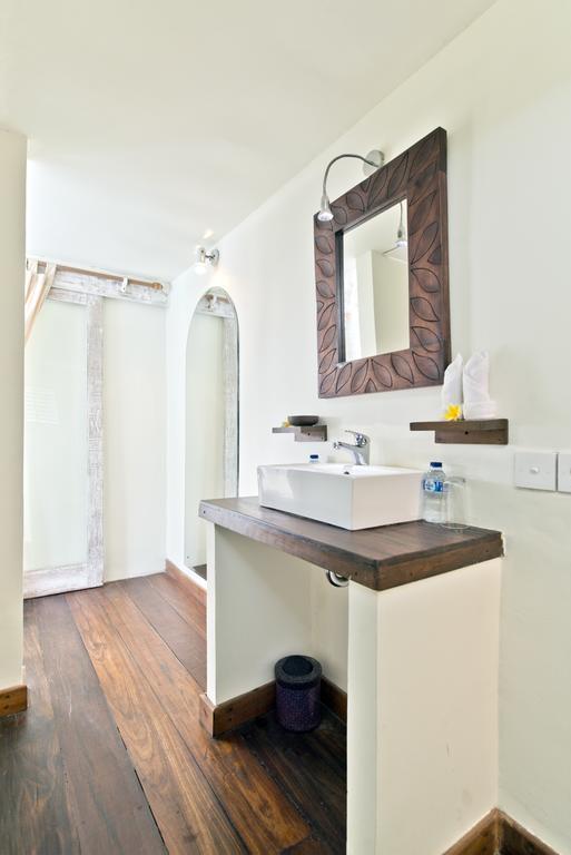 Laksmana Hideaway 2 - Surrounded By Water- 2bd With Fantastic Pool!