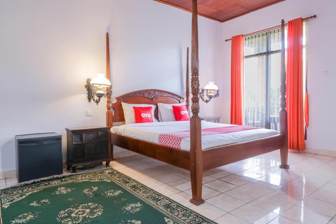 Oyo 1930 Ananda Hotel 2*