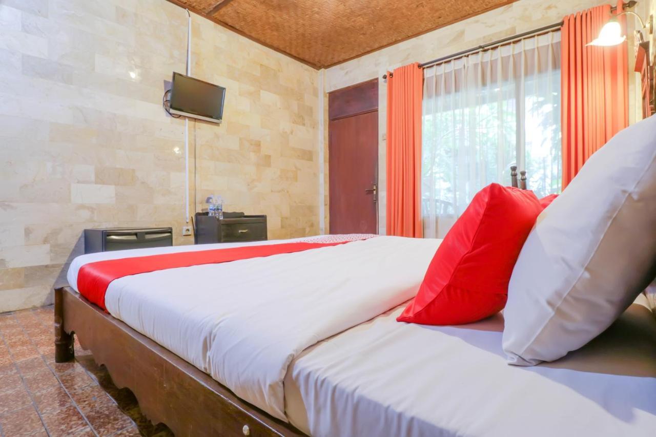 Oyo 1930 Ananda Hotel 2*