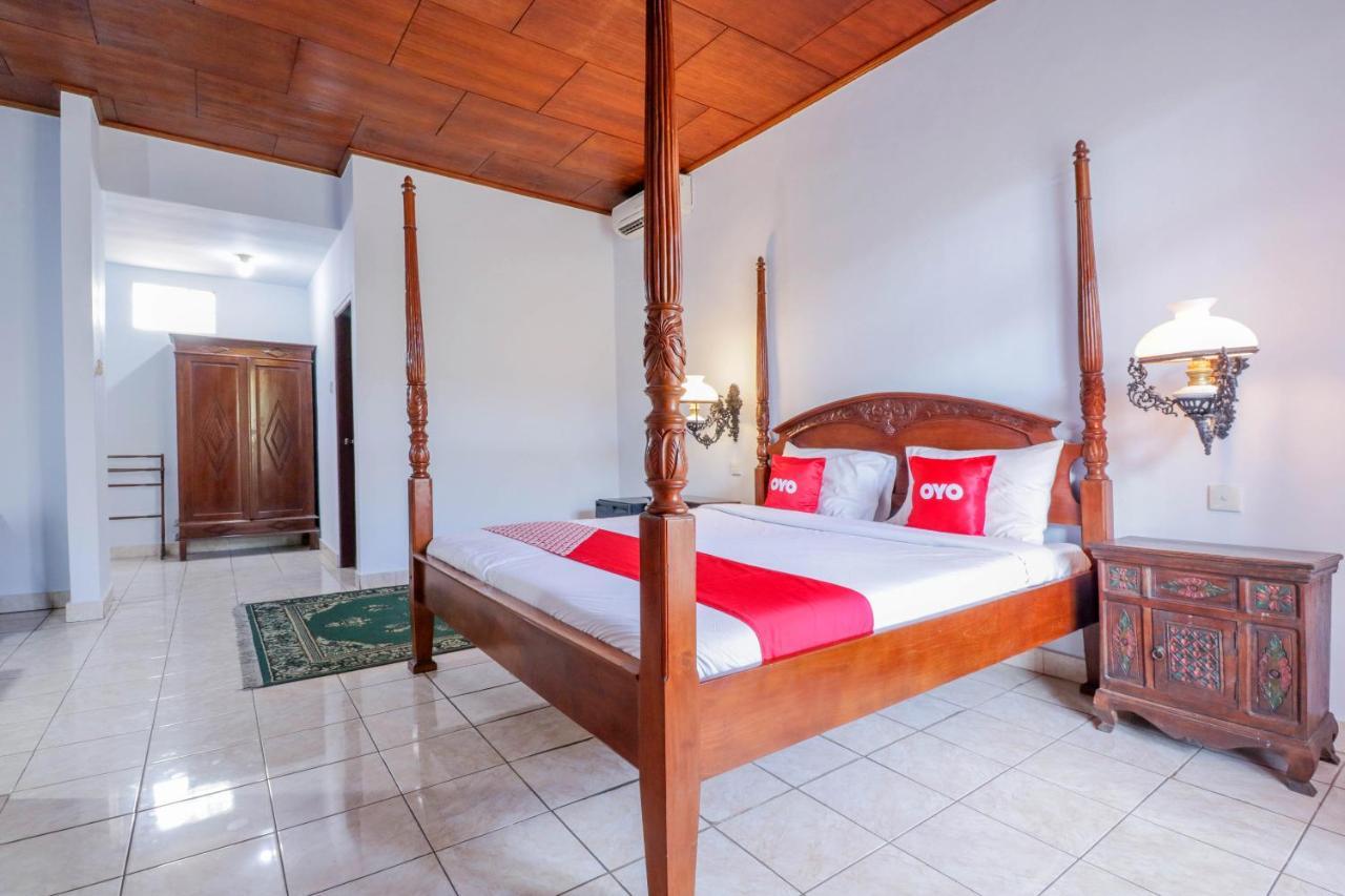 Oyo 1930 Ananda Hotel