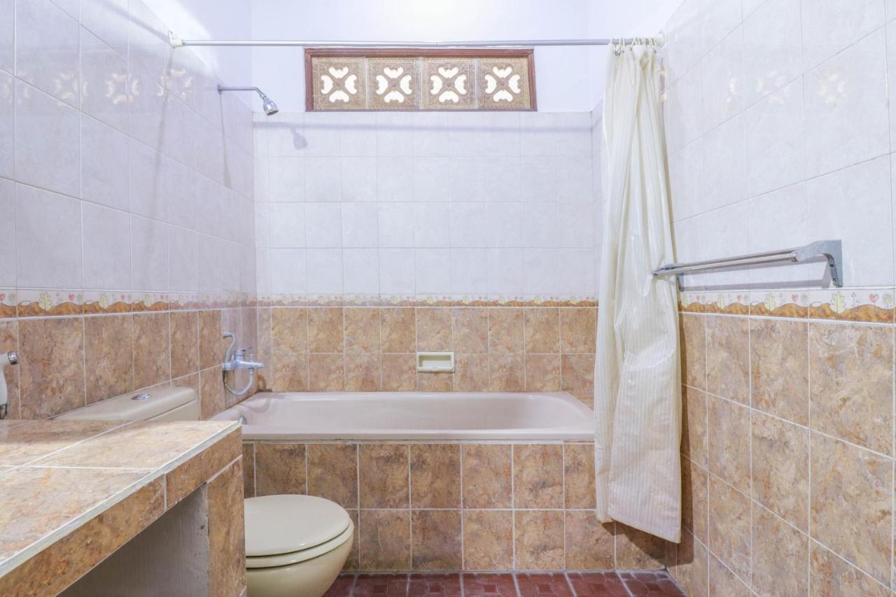Hotel Oyo 1930 Ananda