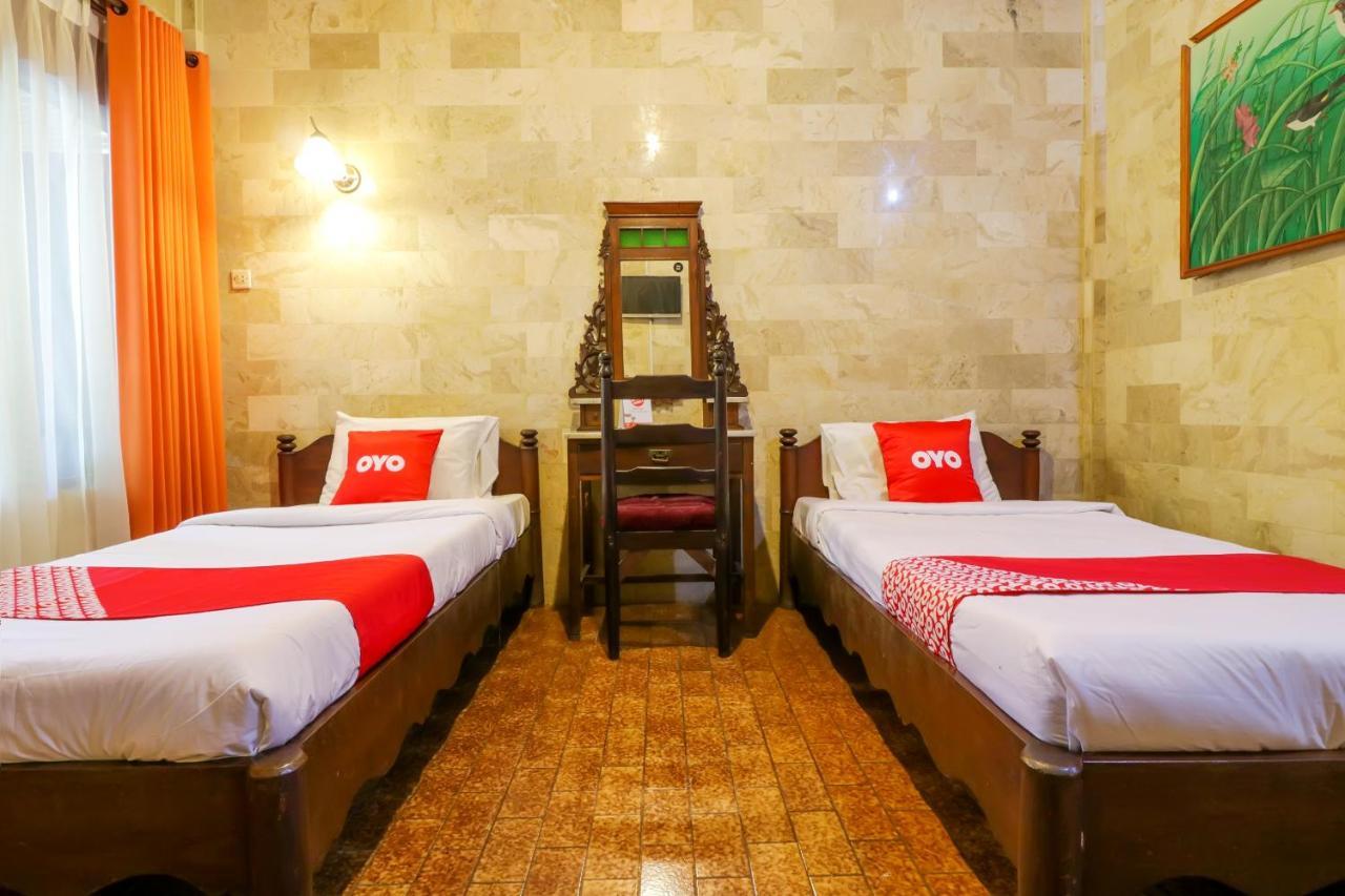 Oyo 1930 Ananda Hotel