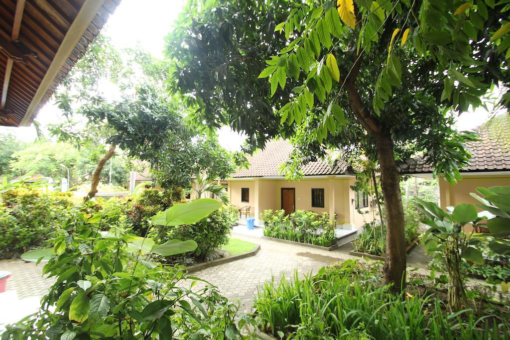 Hotel Lusa At Kuta 3*