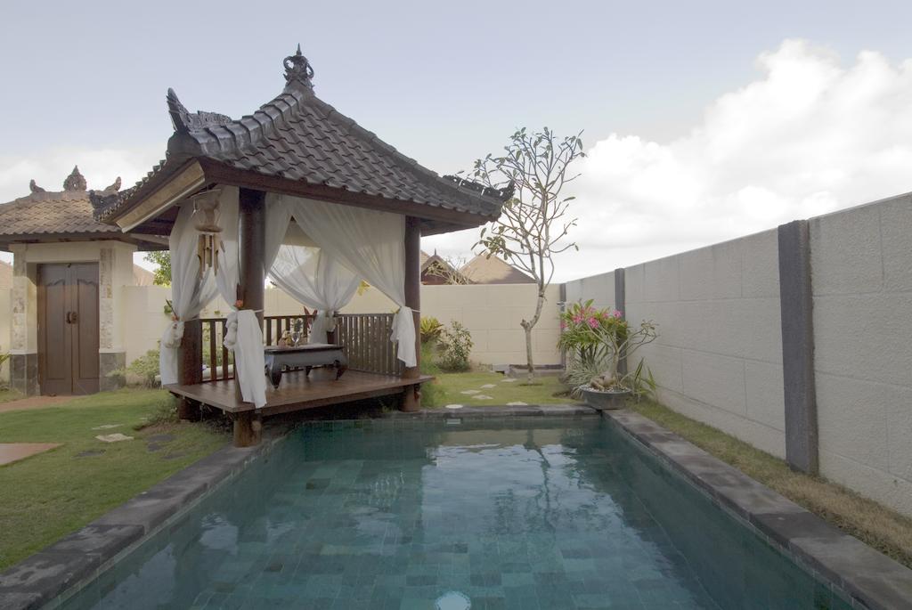 Puri Bendesa Villas *
