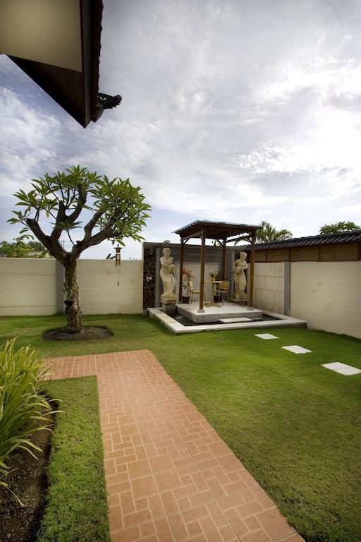 Puri Bendesa Villas *