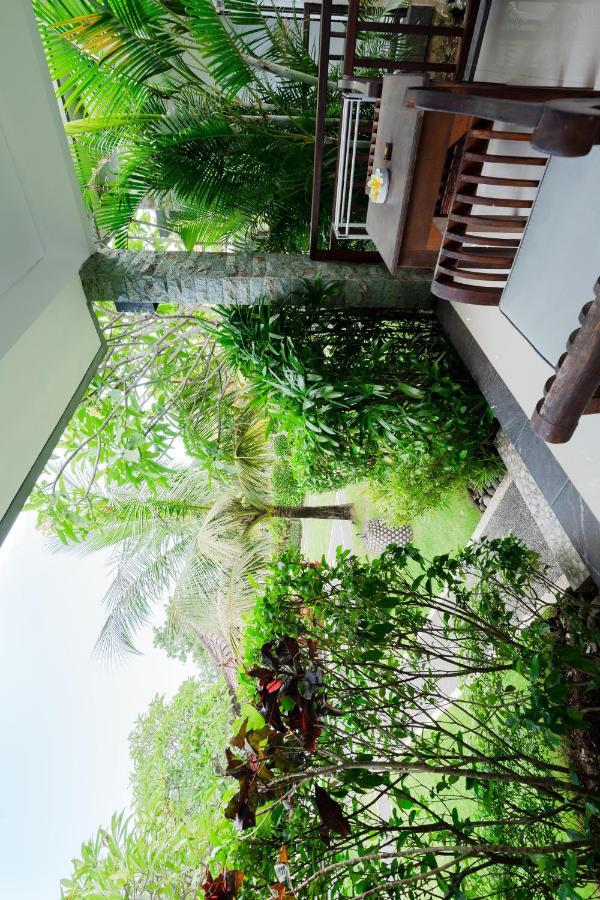 Homestay Wira & *