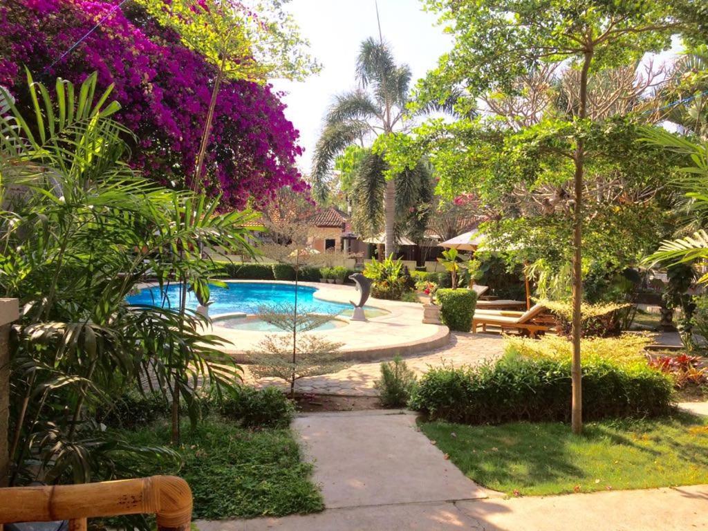 Astina Hotel Lovina (Bali)