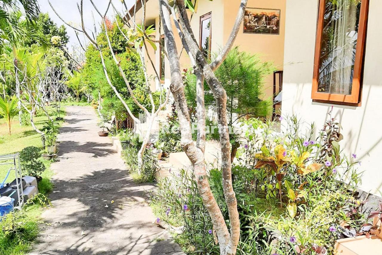 Guest house Bhujangga's Village Near Pantai Redpartner
