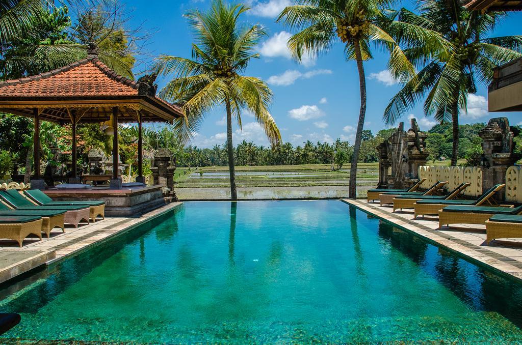 Field And Restaurant Hotel 3*