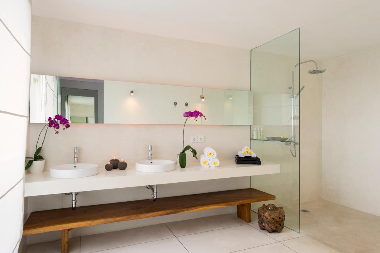 Kavya - 8-minute Walk From Berawa Villa *