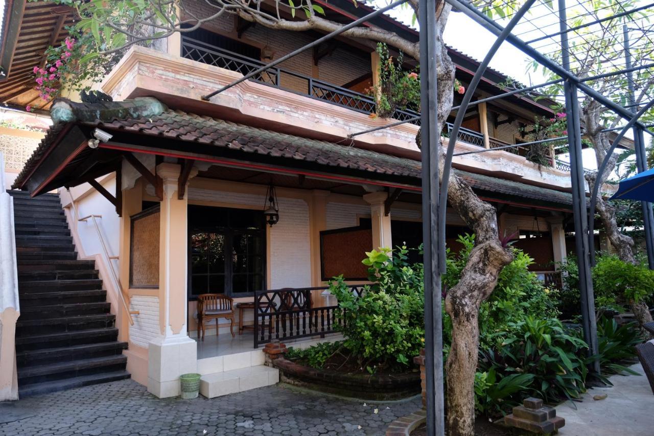 Fat Yogi Hotel 2*