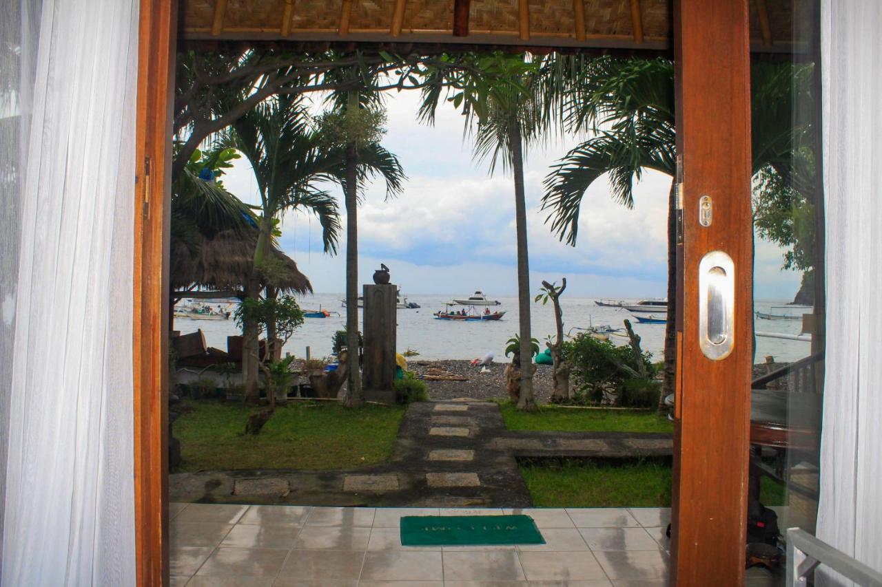 Coconut & Warung Guest house 2*