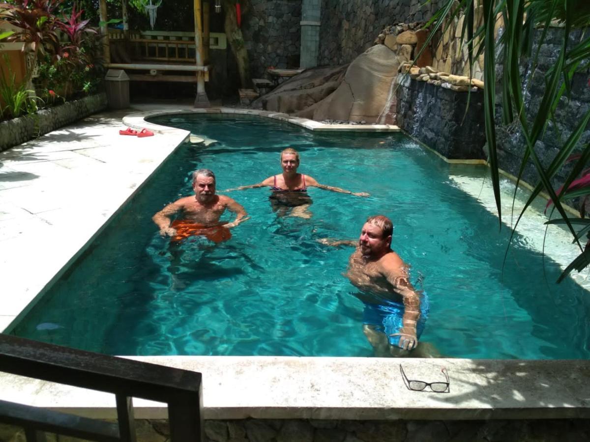 Guest house Paradise Warung & House Bali 2*