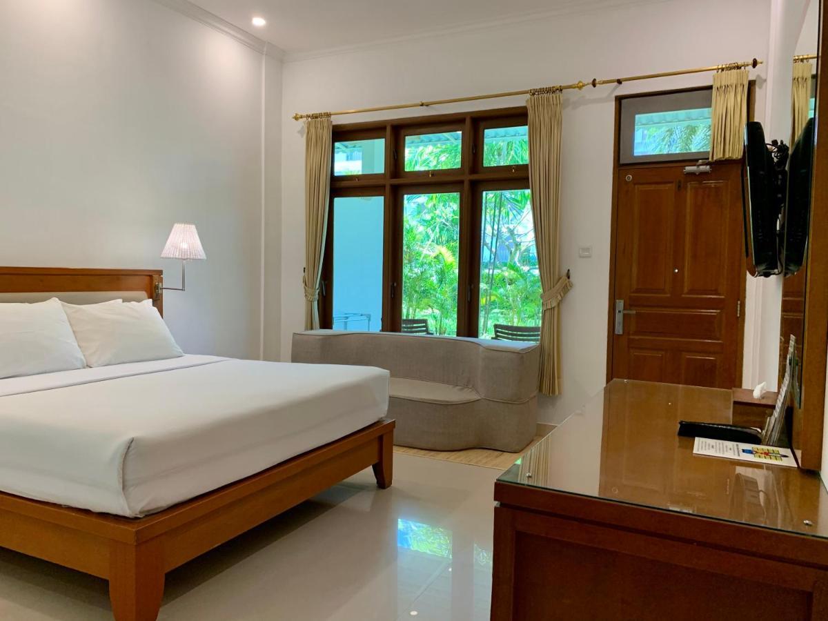 Hotel Febri's &