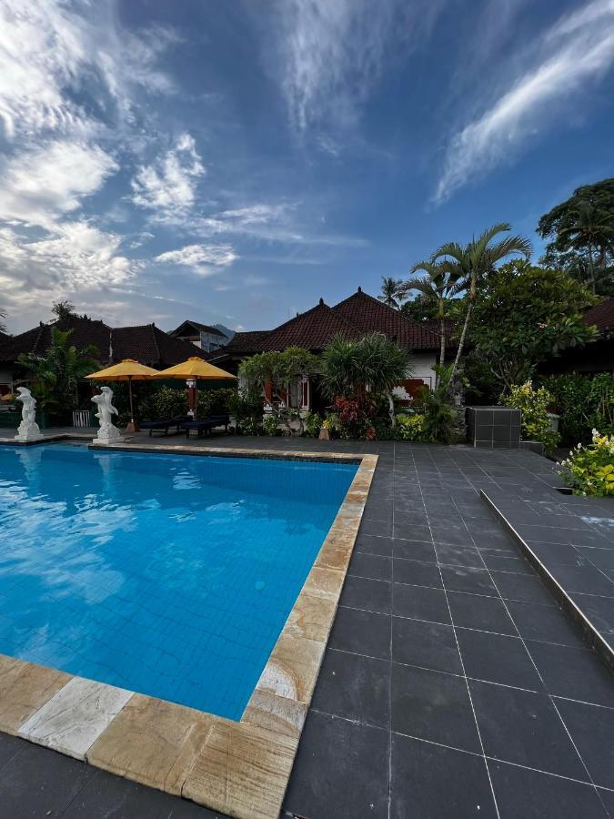 Mola Mola Candi Dasa (Bali)