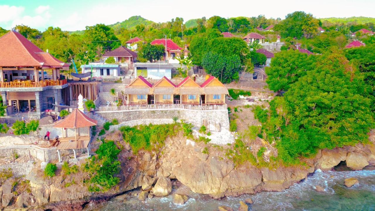 Malibu Huts Semaya