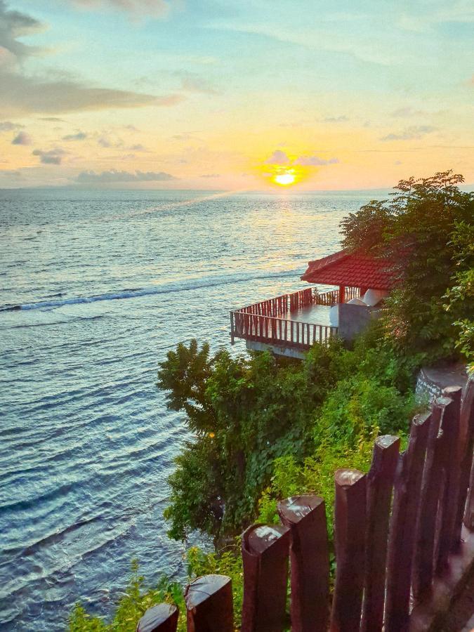 Malibu Huts