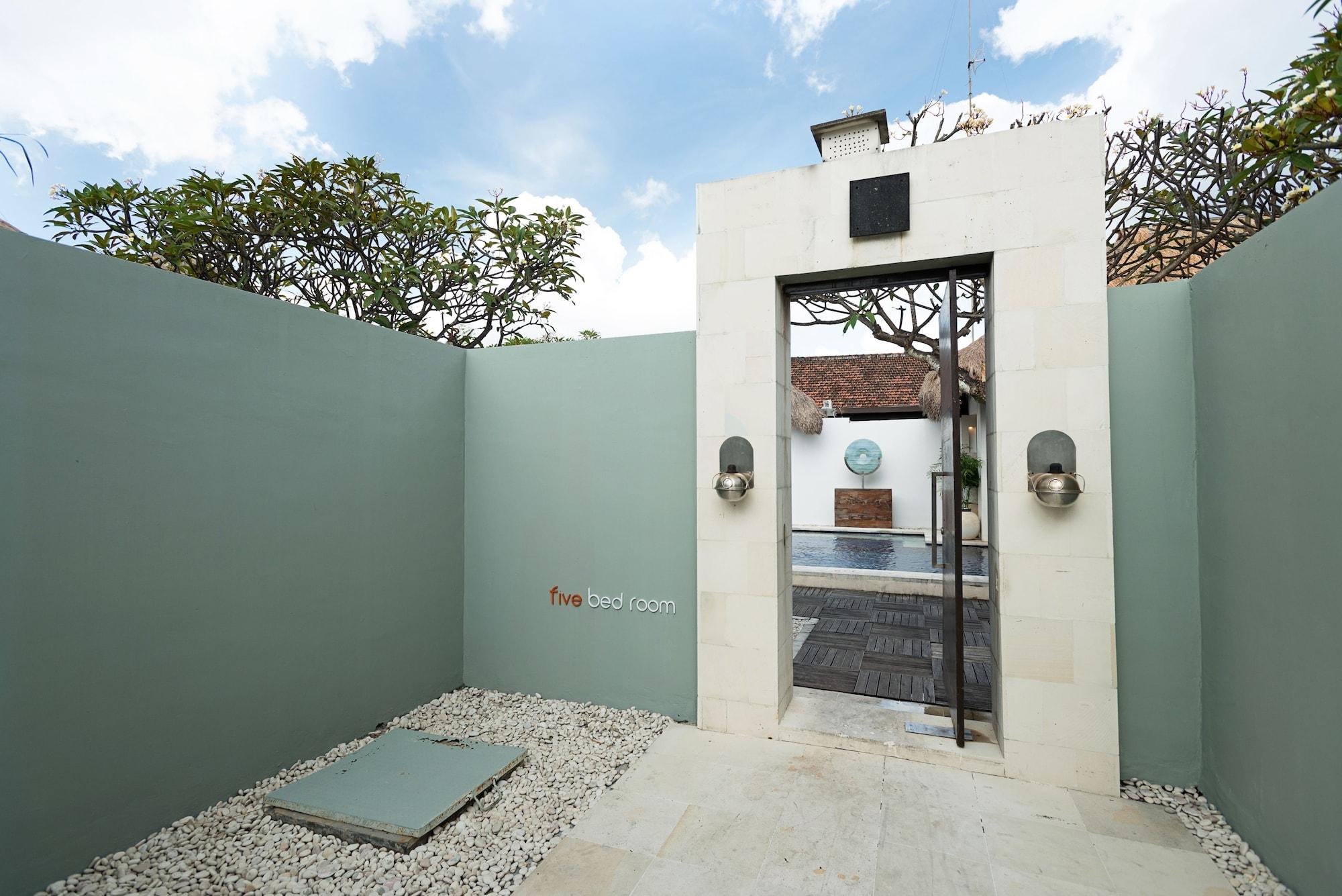 Bvilla Villa