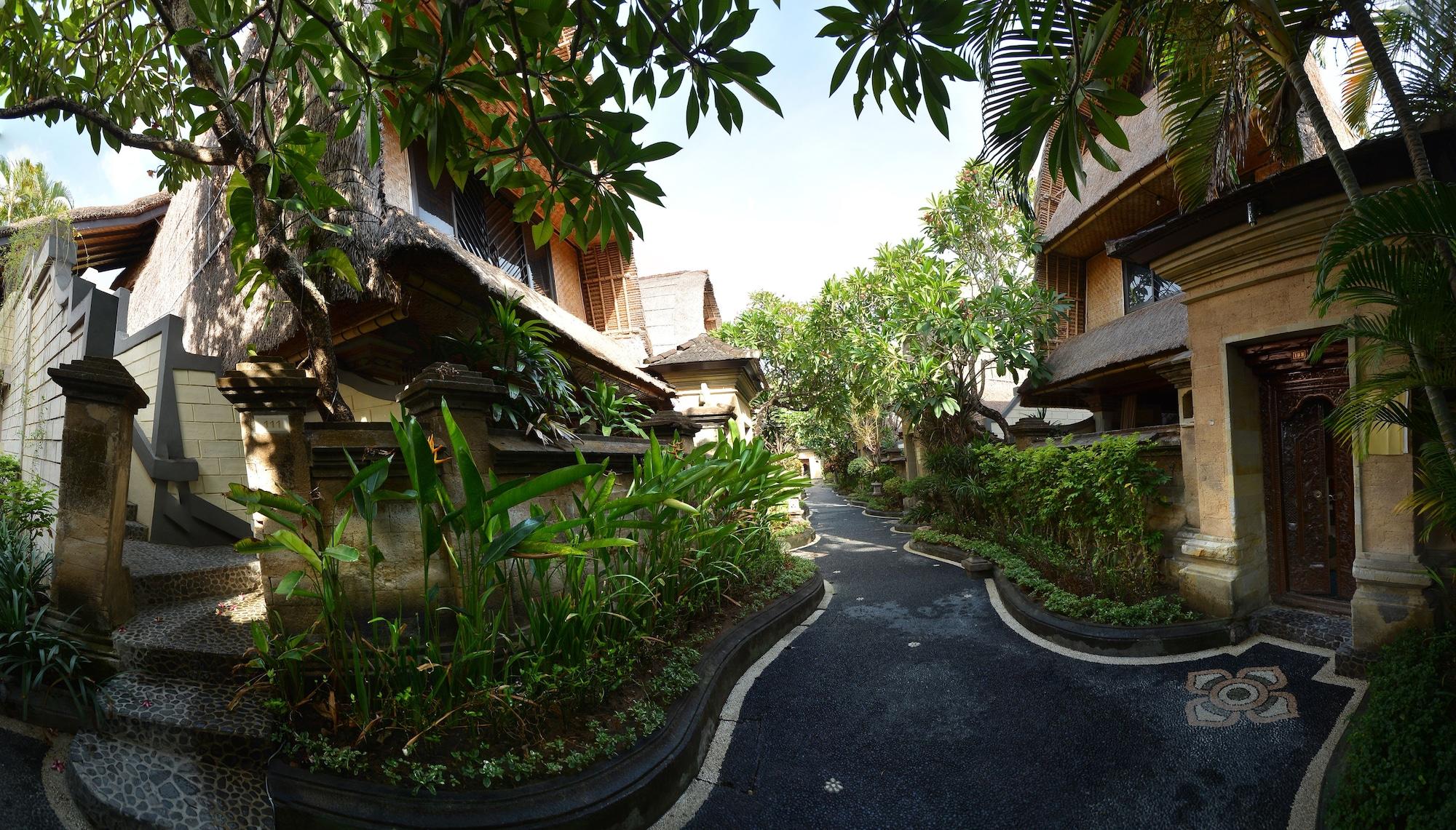 Puri Dewa Bharata & Hotel Legian (Bali)