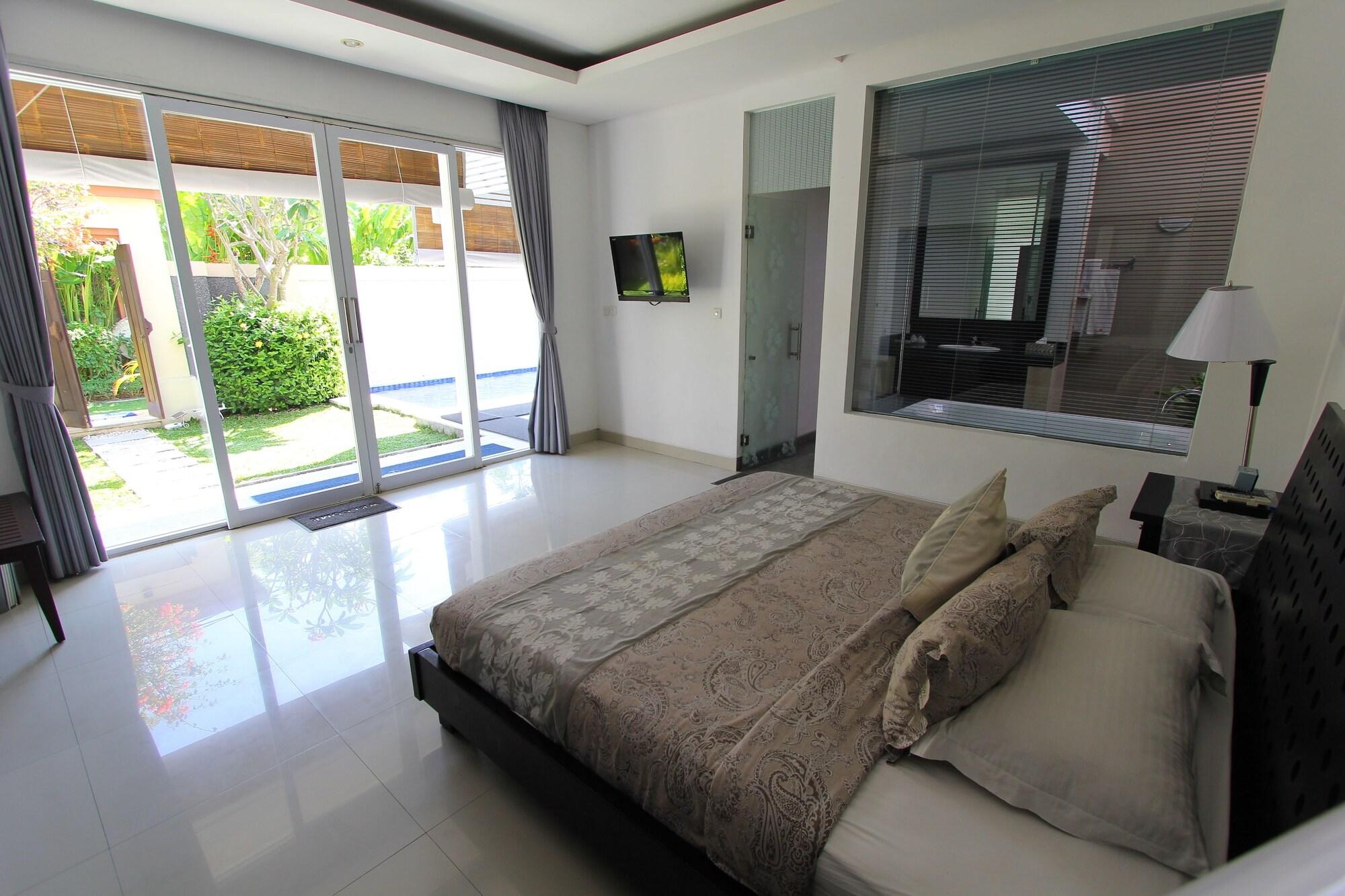 Heliconia Villa *