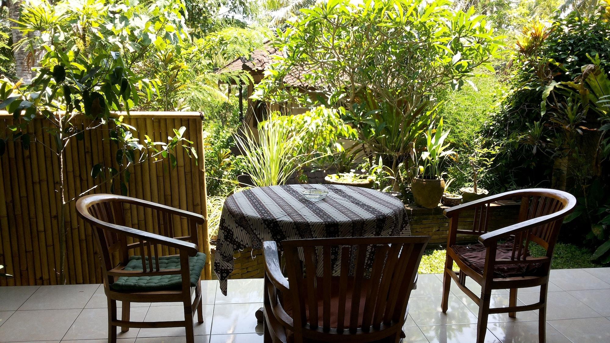 Bali Putra Holiday park 2*