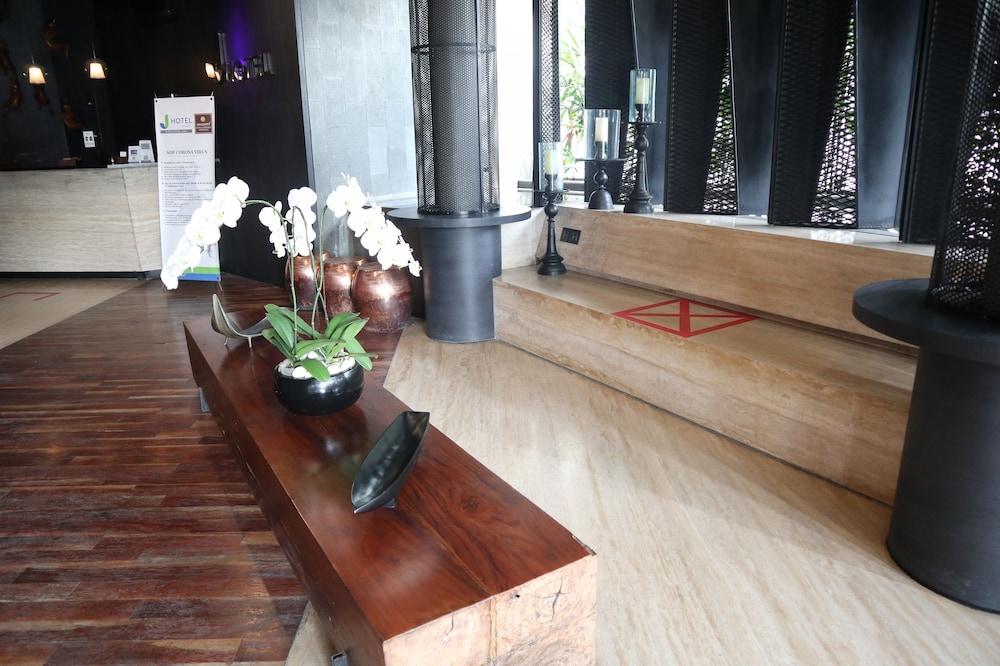 Hotel J Kuta 3*