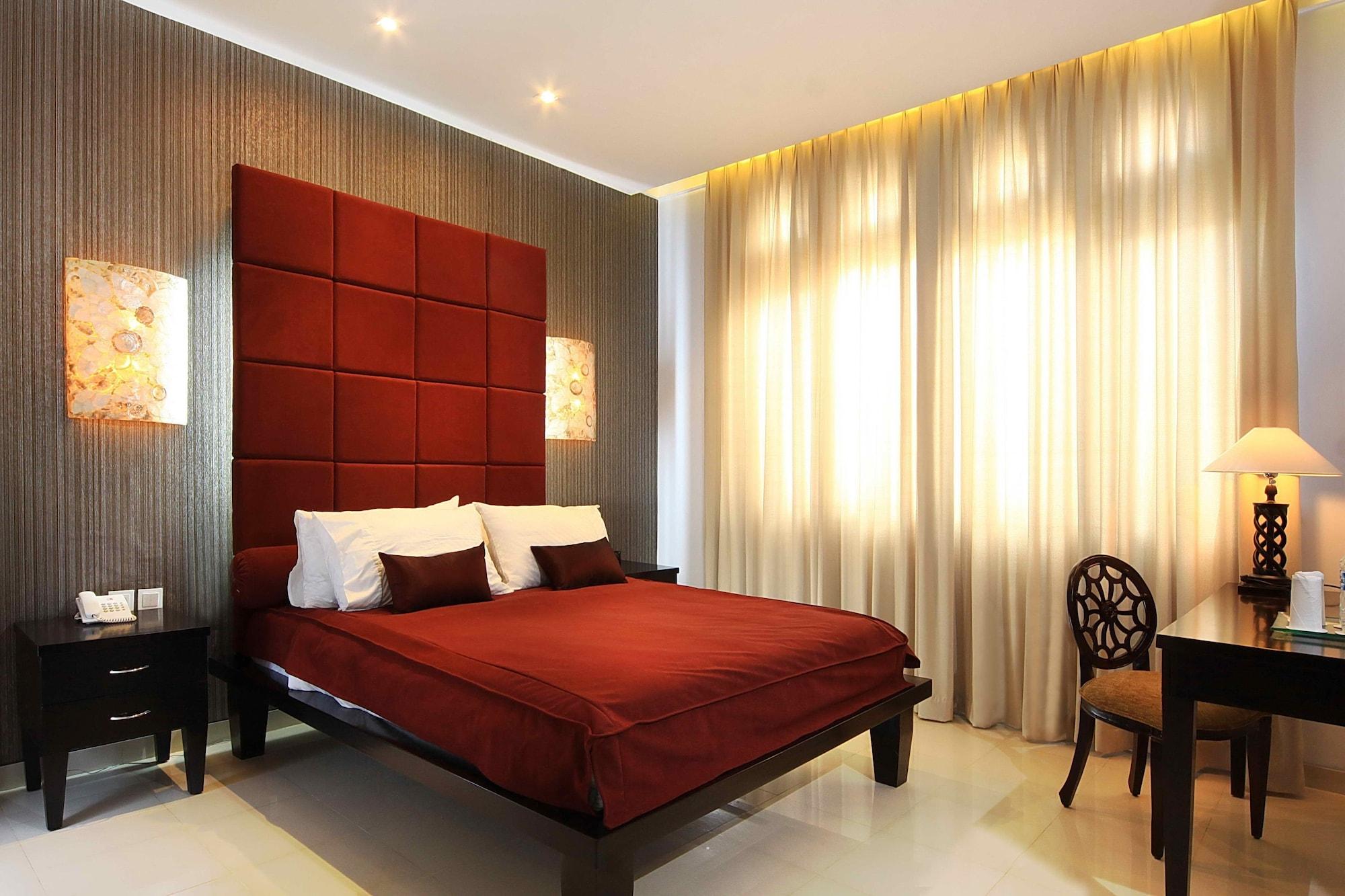 Hotel The Radiant &