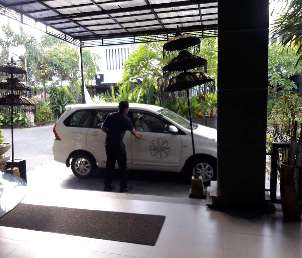 The Radiant & 3* Tuban (Bali)