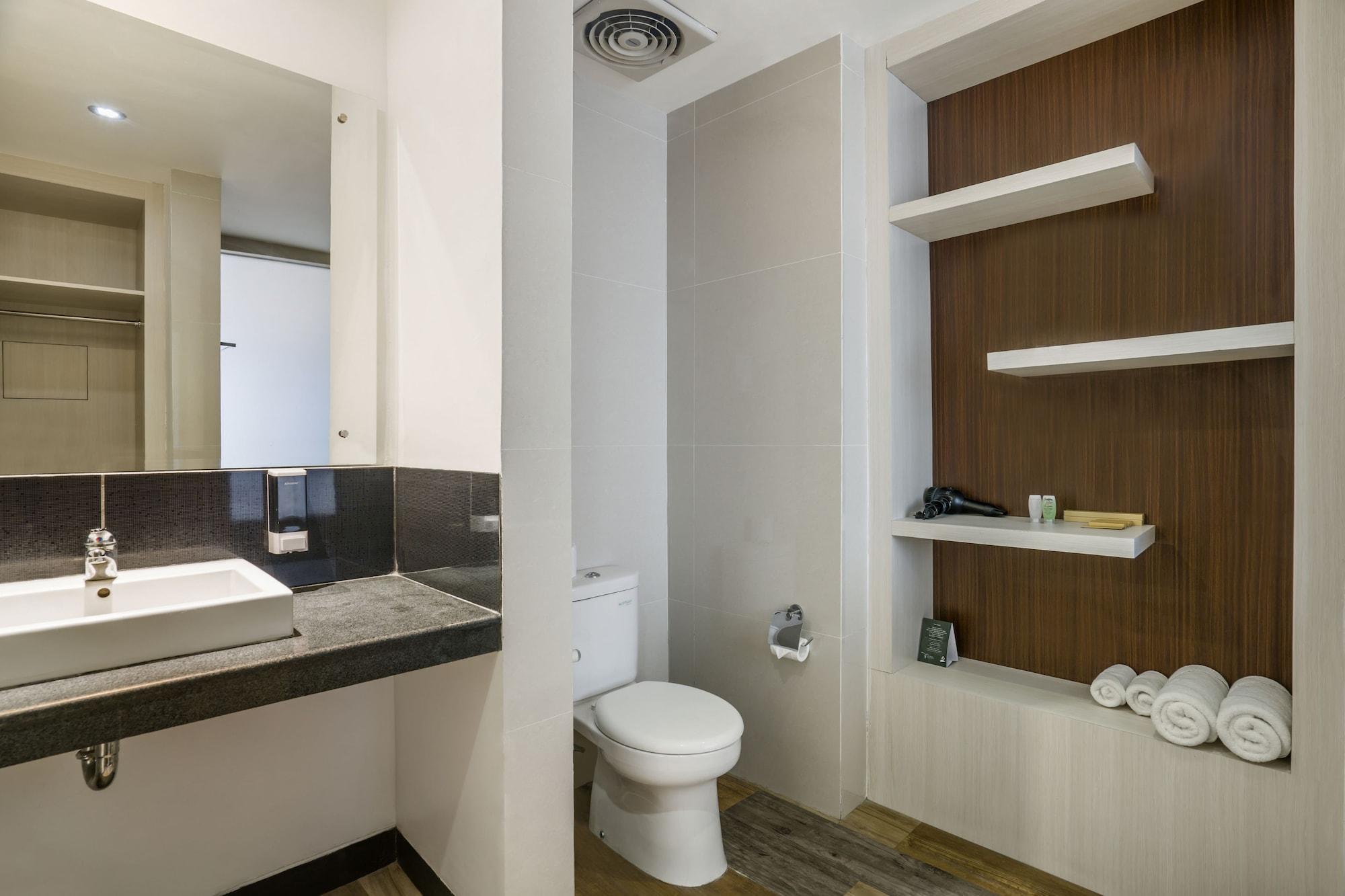 Hotel Tonys & - Bali 4*