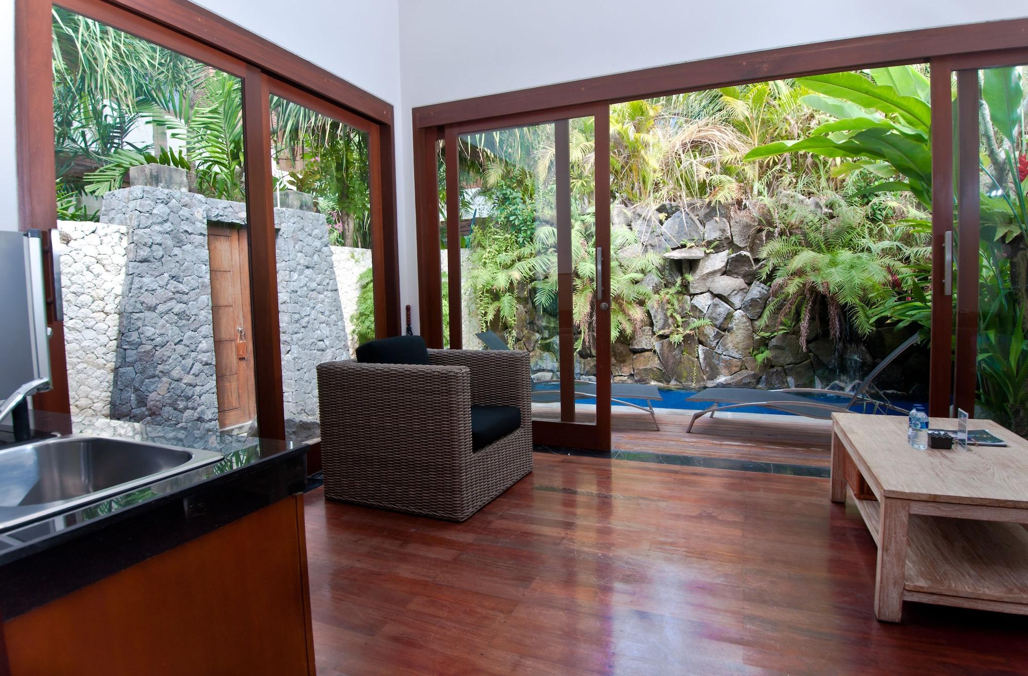 The Dipan Resort, And 4* Seminyak (Bali)