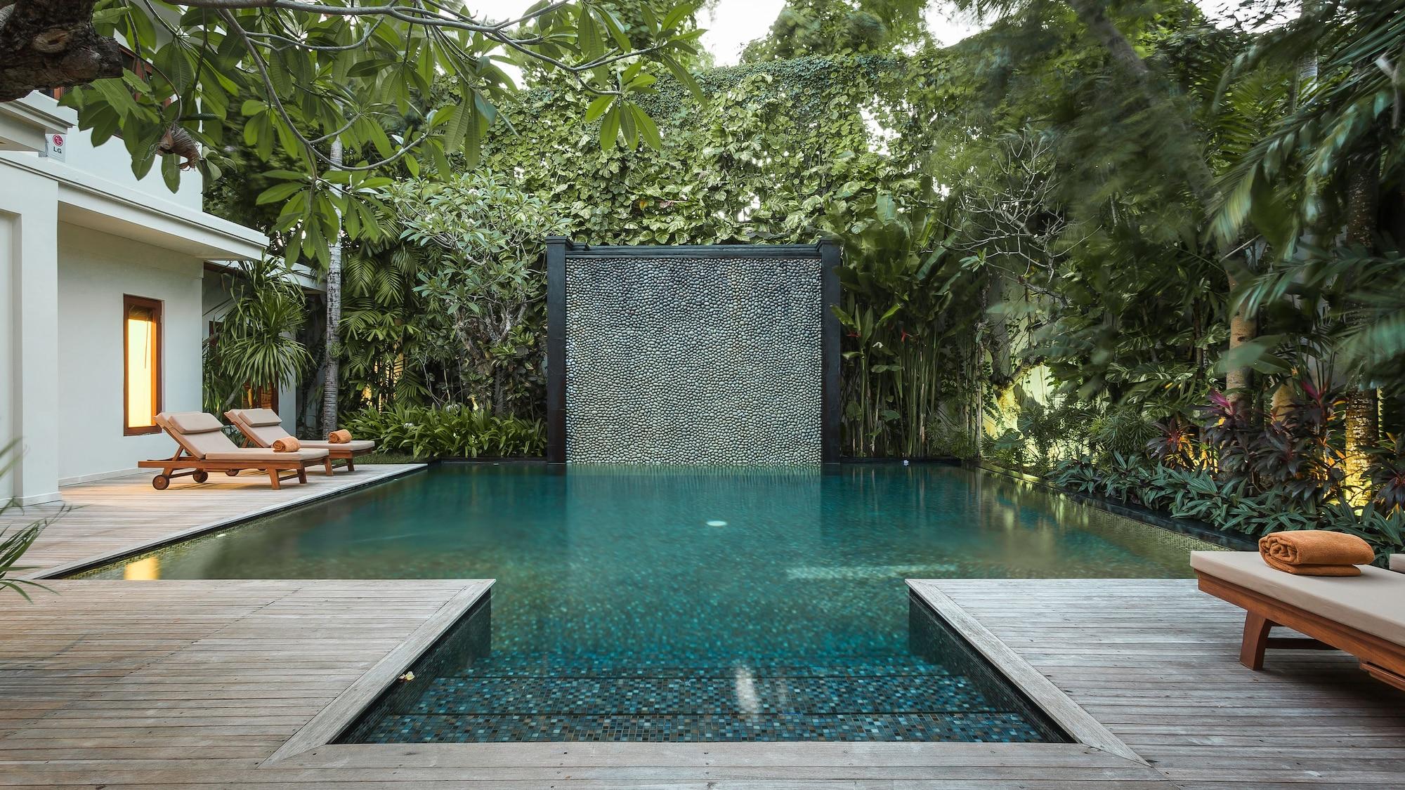 Awarta Nusa Dua Luxury & Bali Hotel 5*
