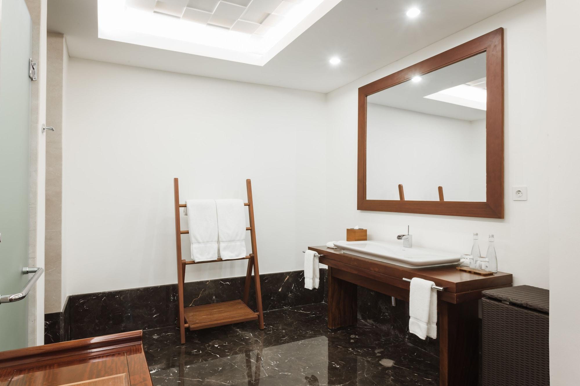 Awarta Nusa Dua Luxury & Bali