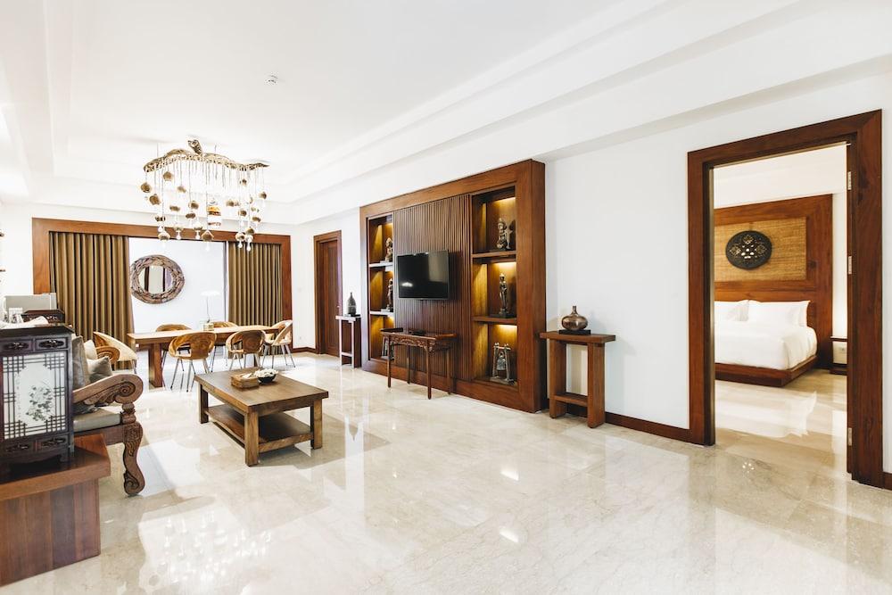 Awarta Nusa Dua Luxury & Bali Hotel 5*