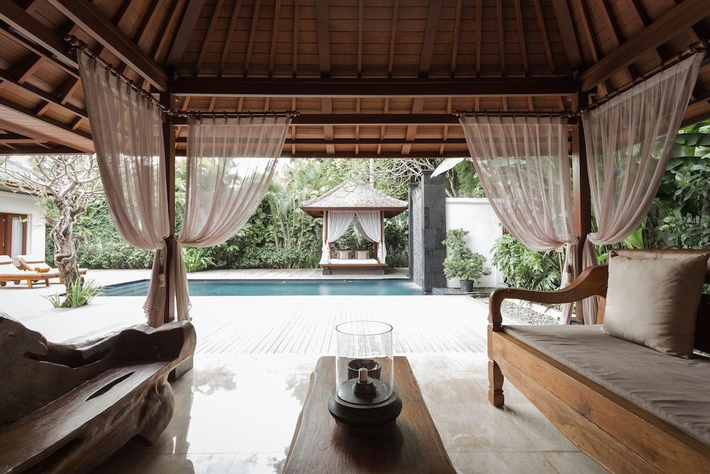 Awarta Nusa Dua Luxury & Bali Hotel 5*