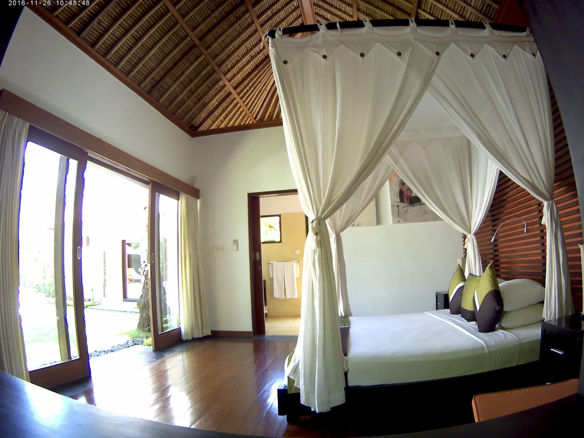 Sasoon 1, 100 Mt To Villa Candi Dasa (Bali)