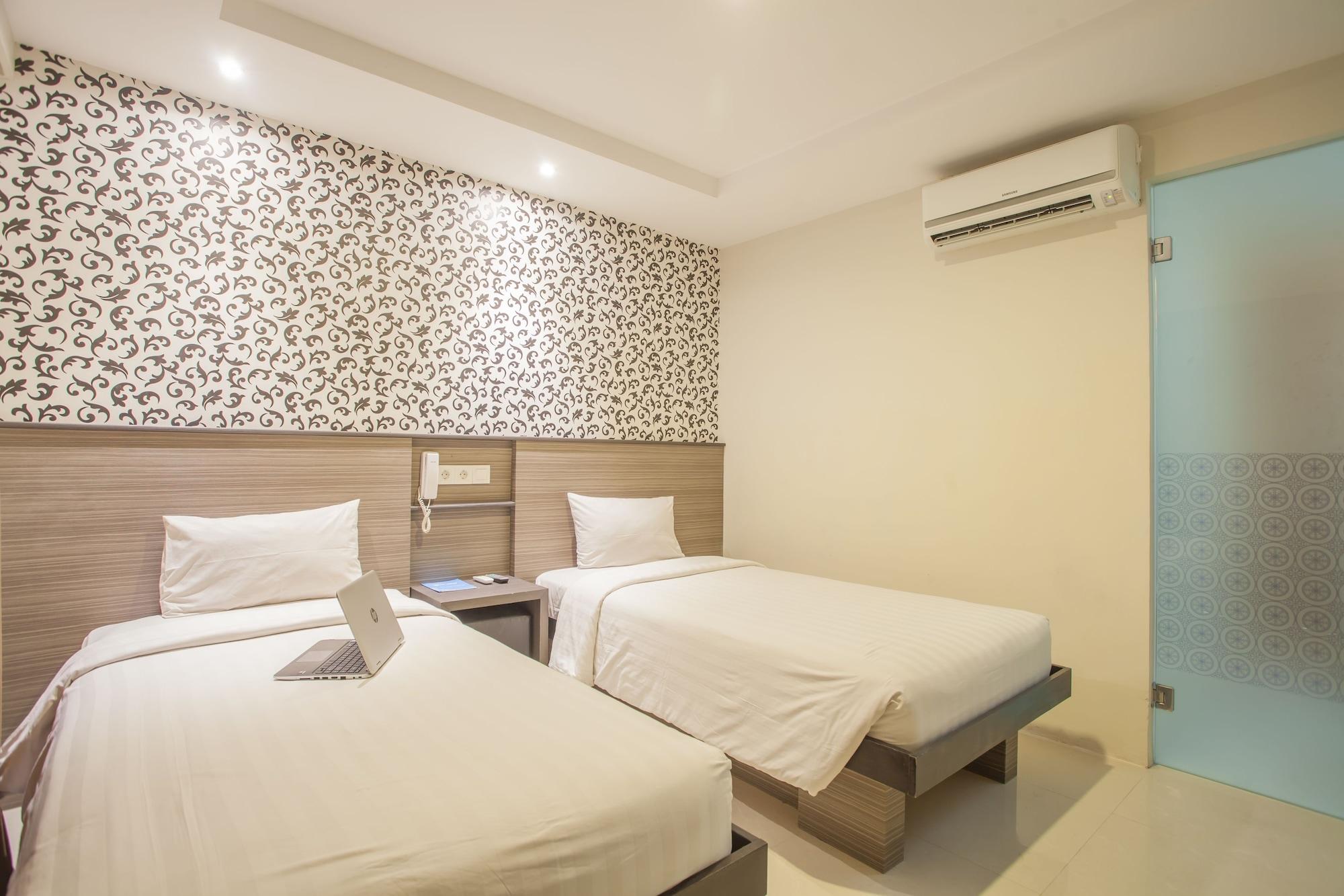 Hotel Everyday Kuta 3*
