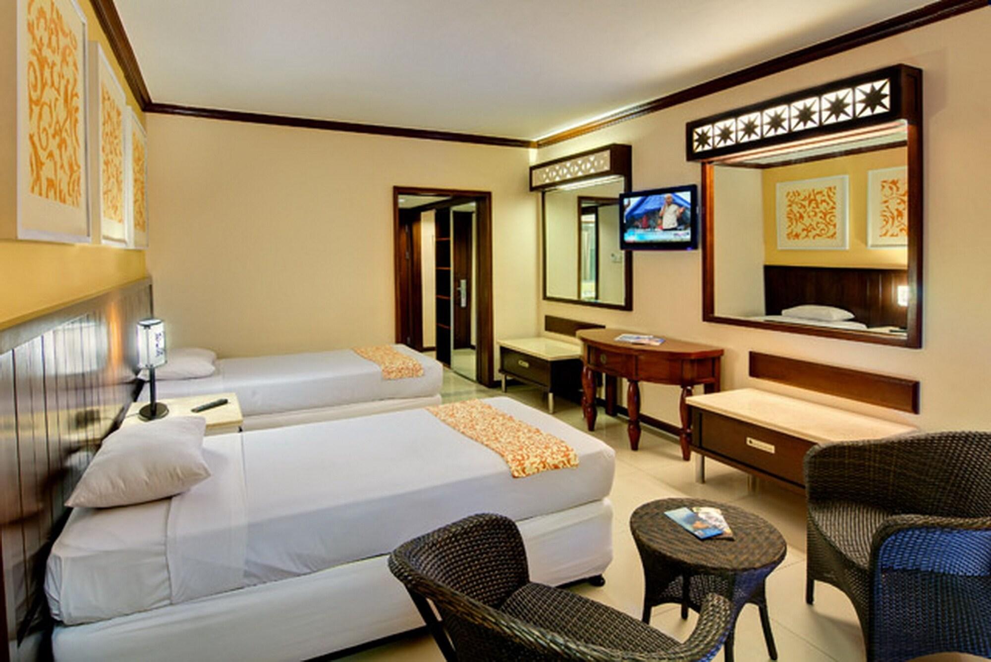 Kuta One Party Hotel 3*