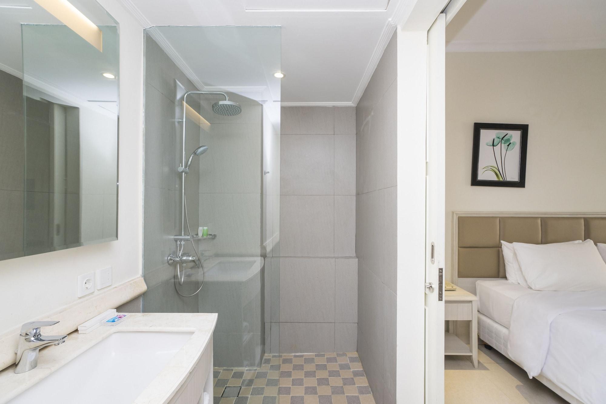 Alron Kuta Hotel