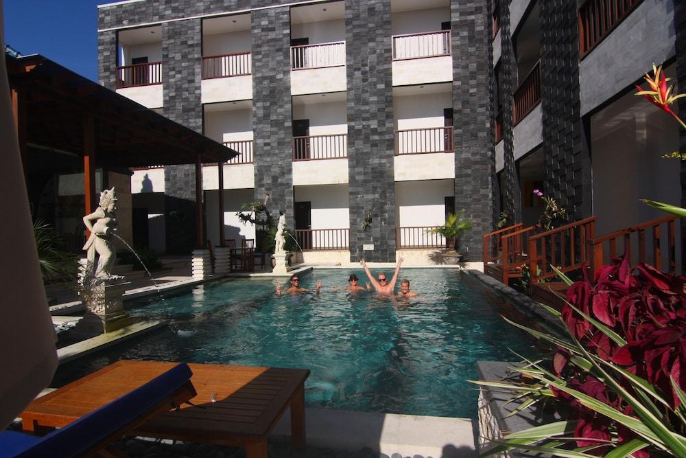 Mamo Uluwatu