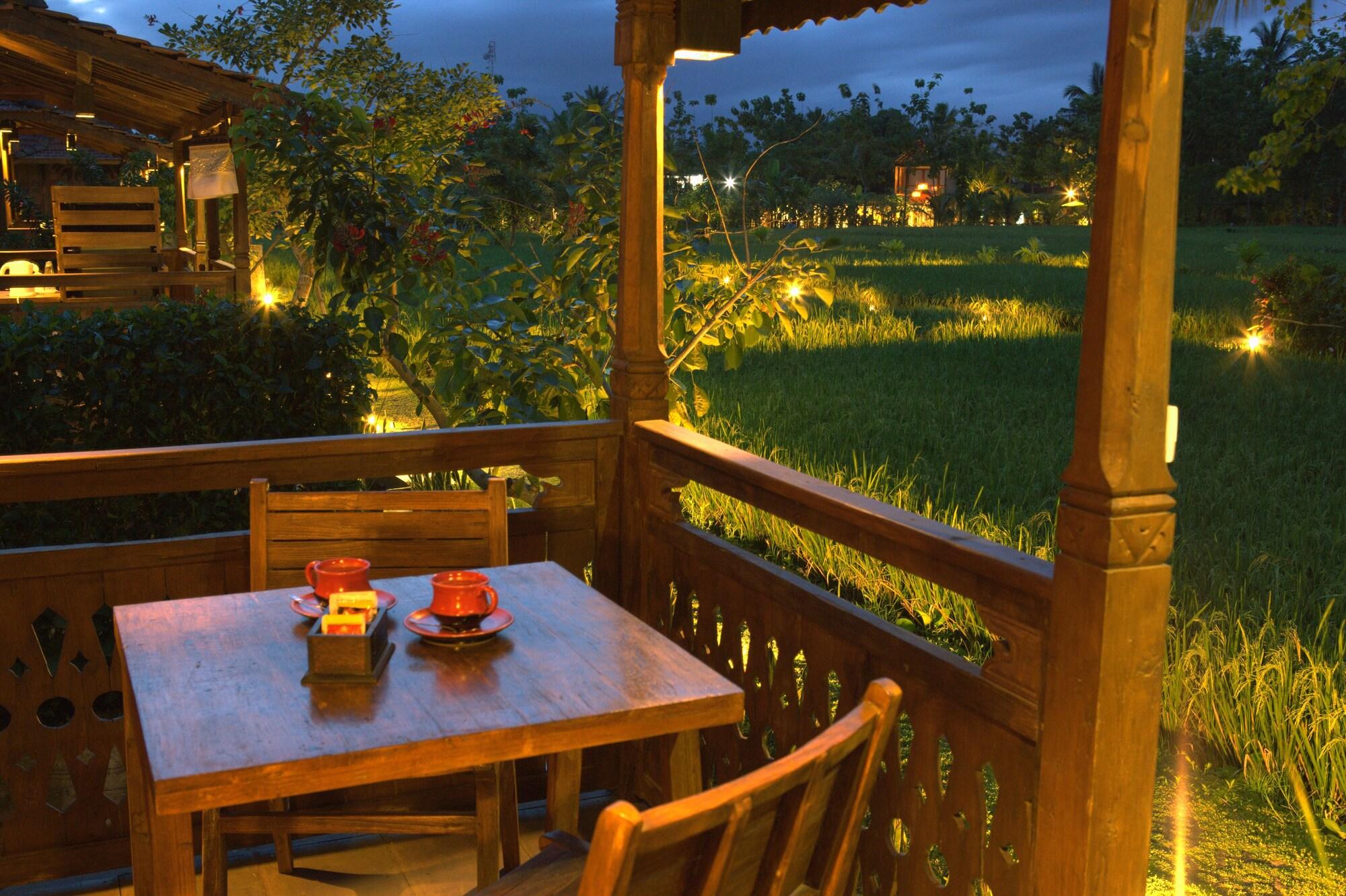 Kajane Yangloni At Bali Holiday park