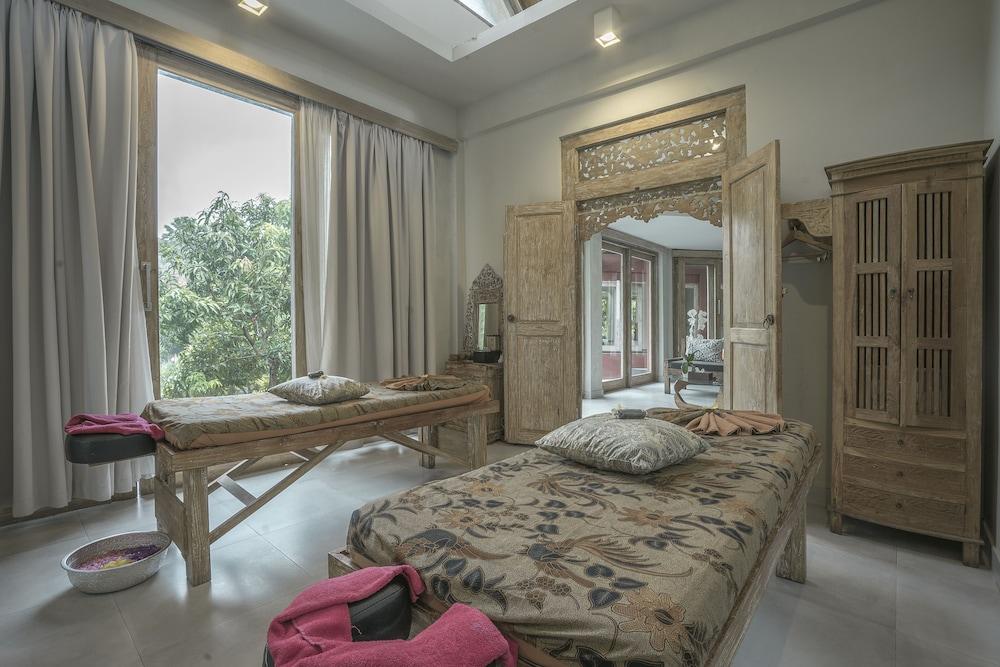 Kajane Yangloni At Bali 4*
