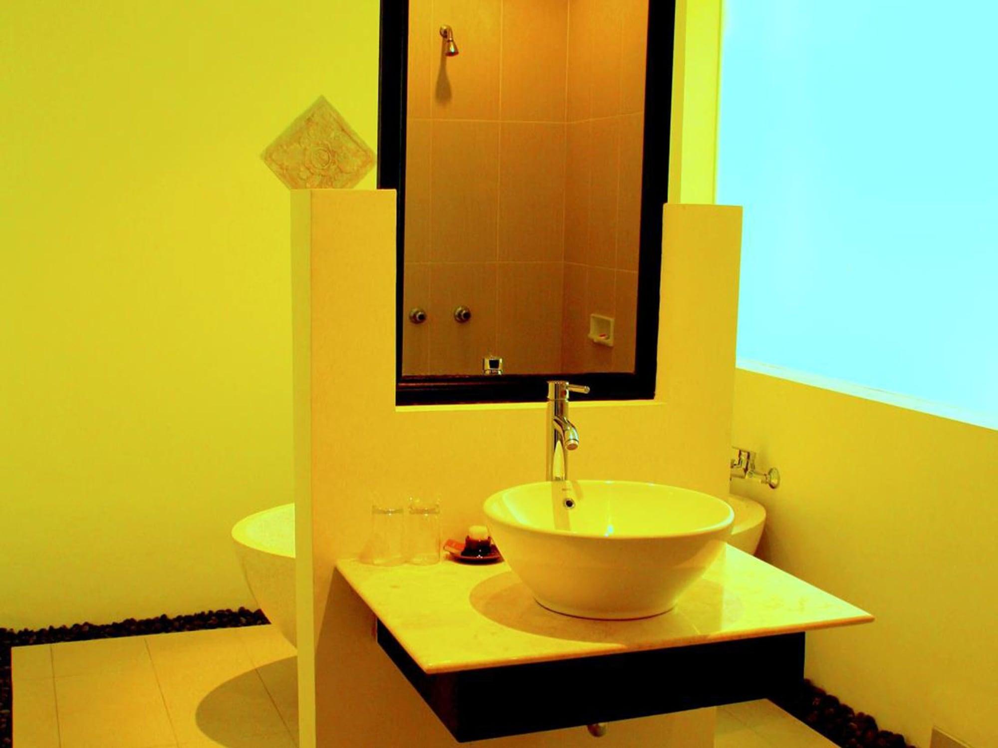 Hotel The Benoa Front &