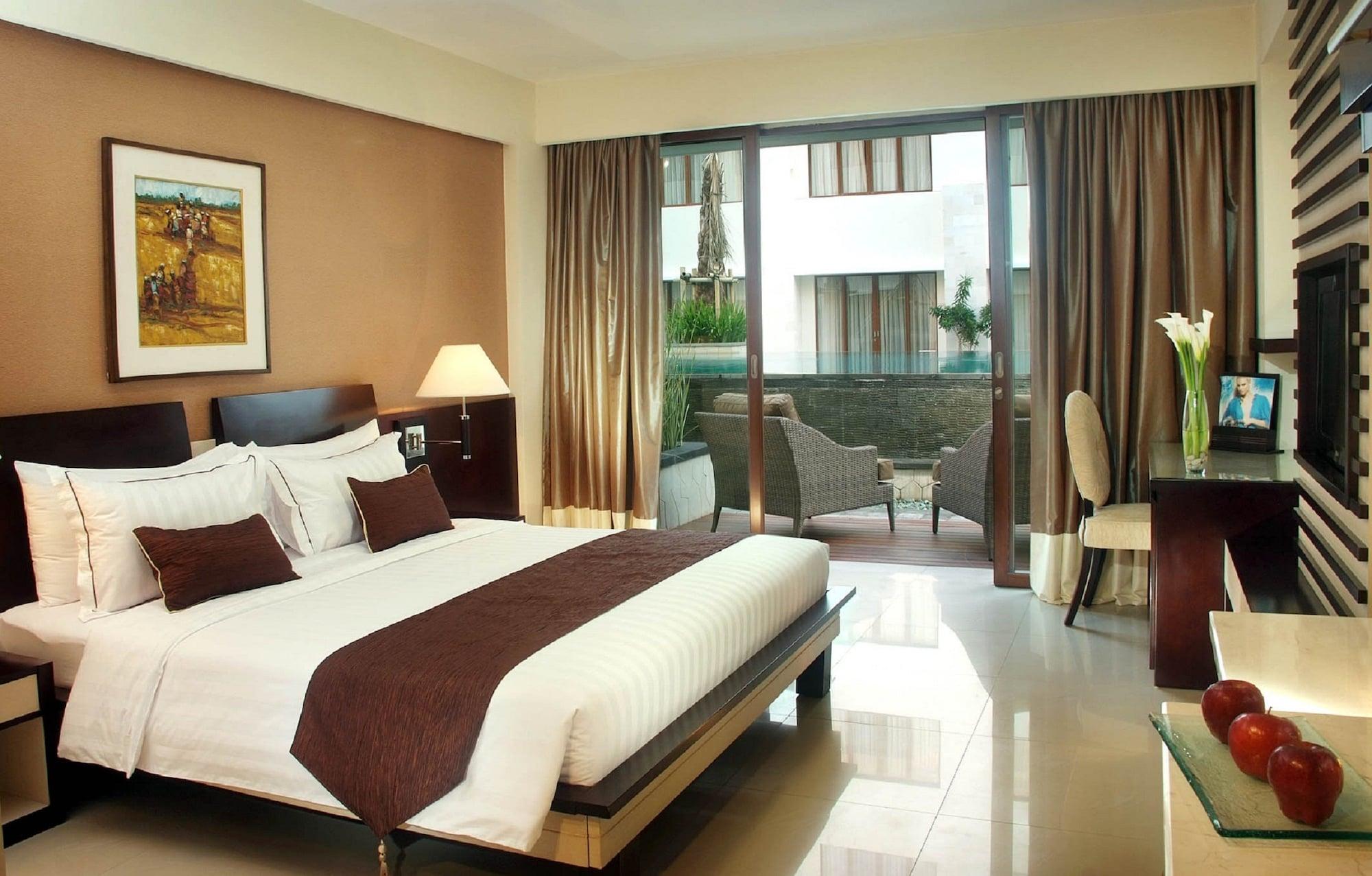 Aston Kuta And Hotel 4*