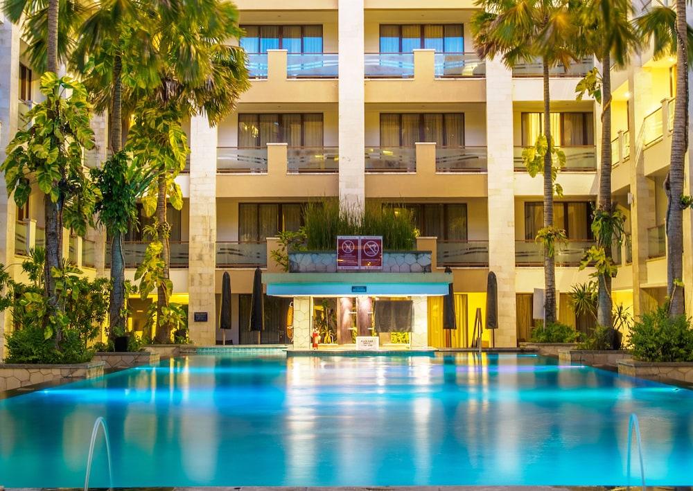 Hotel Aston Kuta And 4*