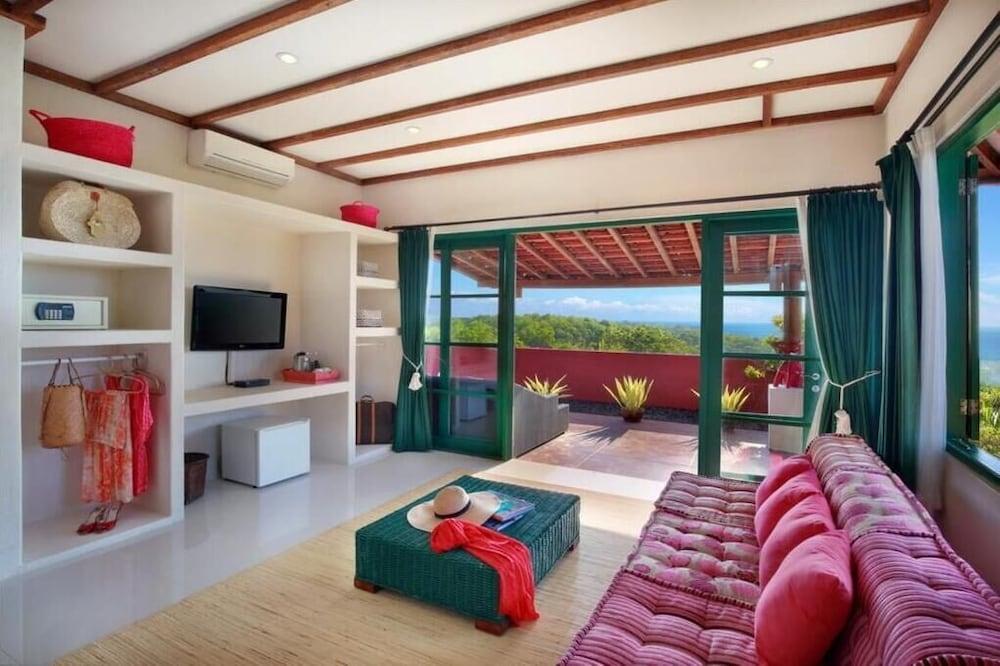 Hotel Pinkcoco - Constant Surprises & For Cool Adults Only Uluwatu (Bali)
